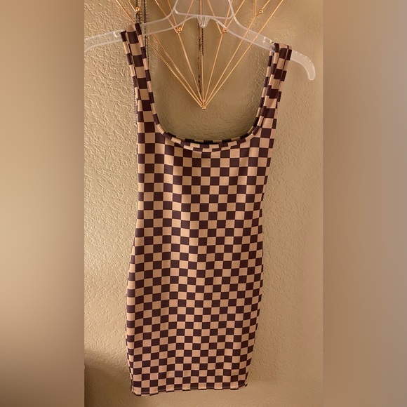 PrettyLittleThing Checkered Dress - Picture 6 of 6